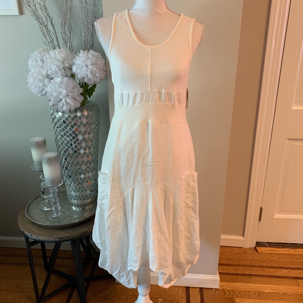 Neiman Marcus Sleeveless Ribbed-Waist Linen Dress